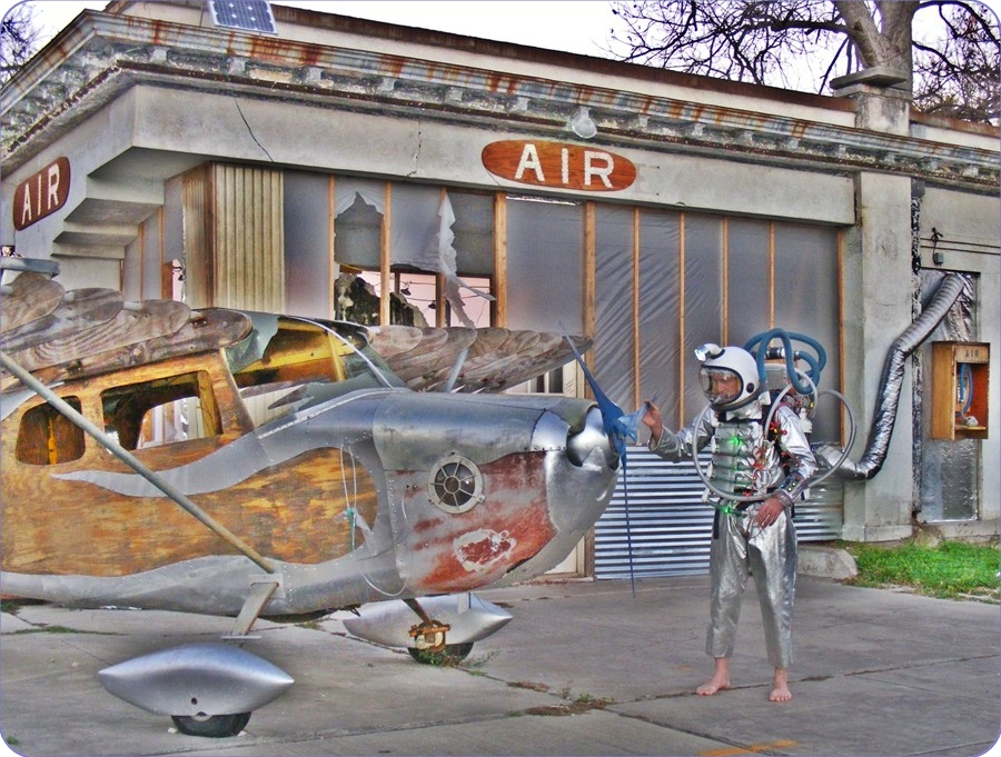 Gulf Gas Station Installation Art, Houston, Dion Laurent